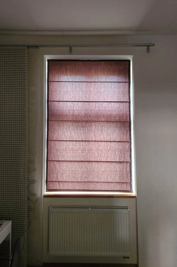 Římská roleta poloscreen bordó na míru